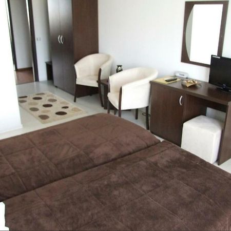 Hotel Plaisir Ploieşti Exteriér fotografie