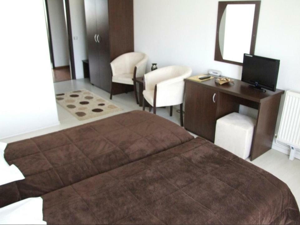 Hotel Plaisir Ploieşti Exteriér fotografie