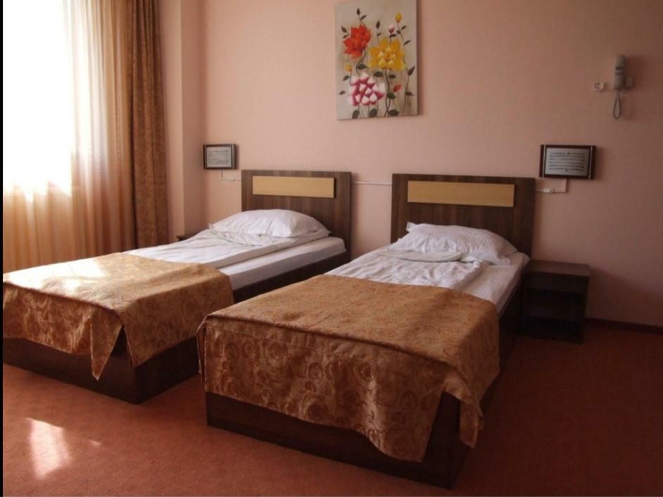 Hotel Plaisir Ploieşti Exteriér fotografie
