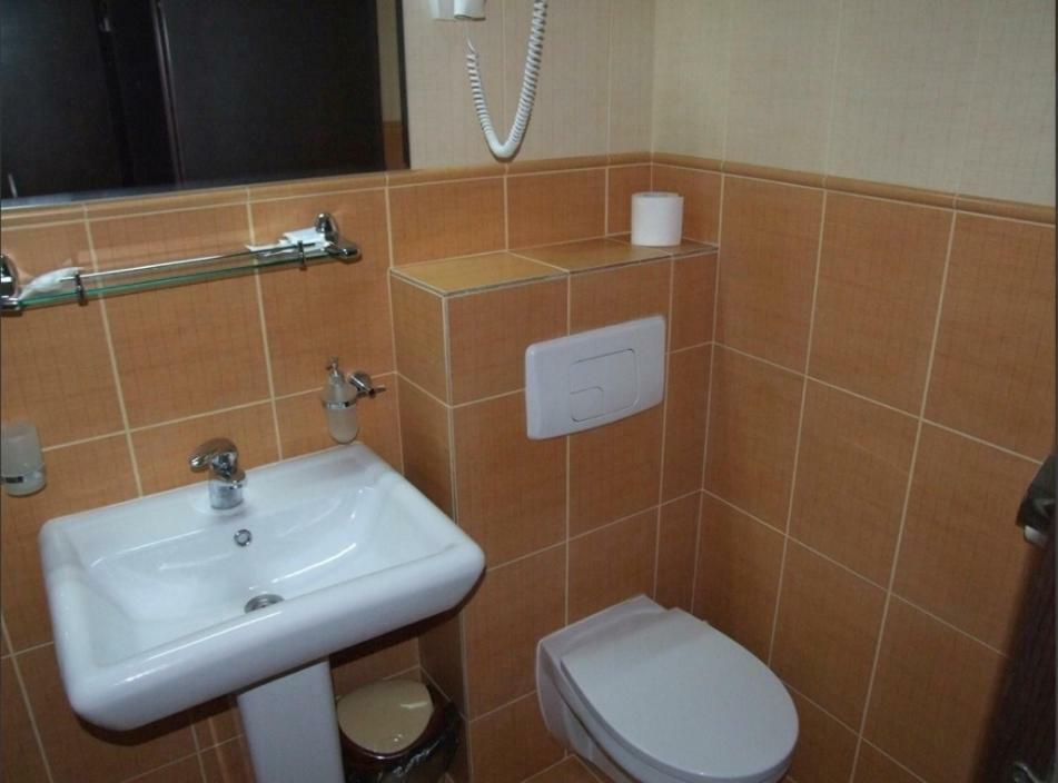 Hotel Plaisir Ploieşti Exteriér fotografie