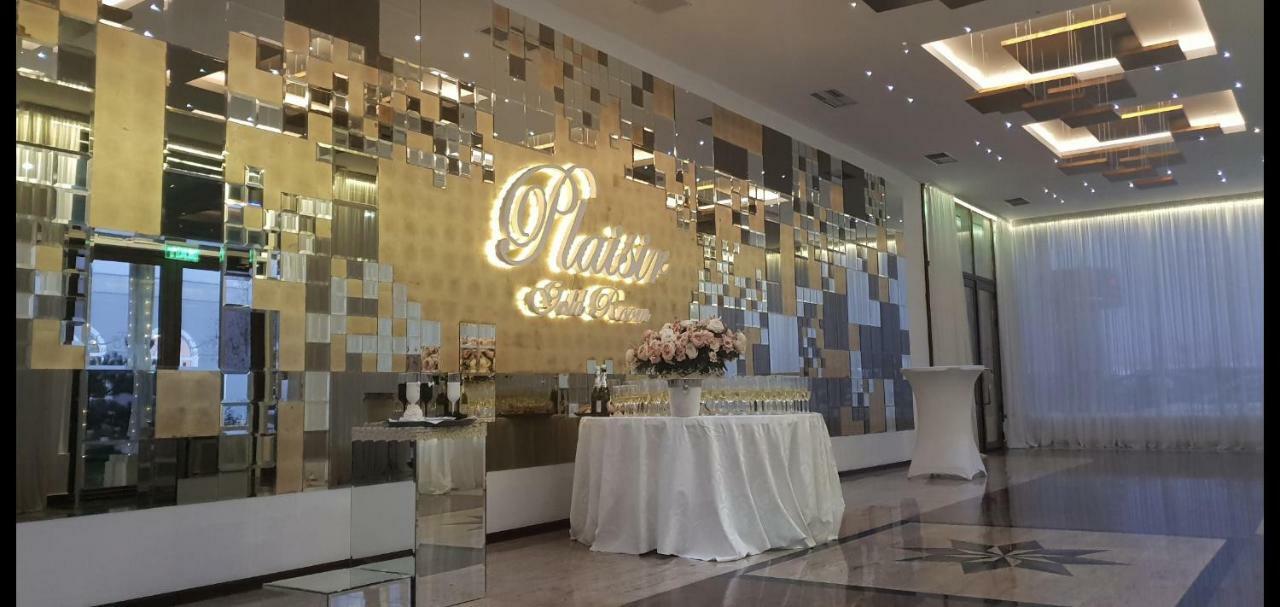 Hotel Plaisir Ploieşti Exteriér fotografie
